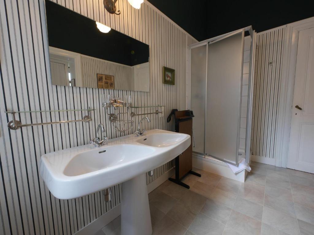 L'Etape Fagnarde - Bed, Breakfast & Sauna 스파 객실 사진